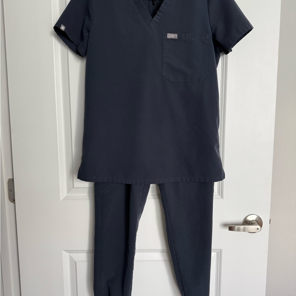 Figs Technical Collection scrub set